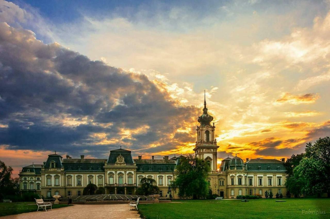 Hotel Tulipanvendeghaz Keszthely Exterior foto