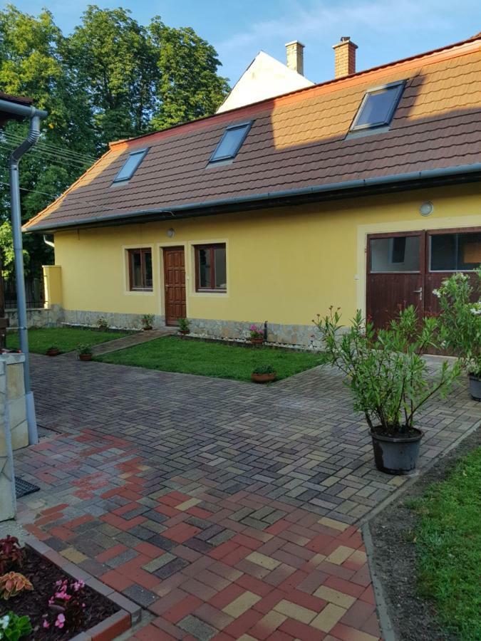 Hotel Tulipanvendeghaz Keszthely Exterior foto