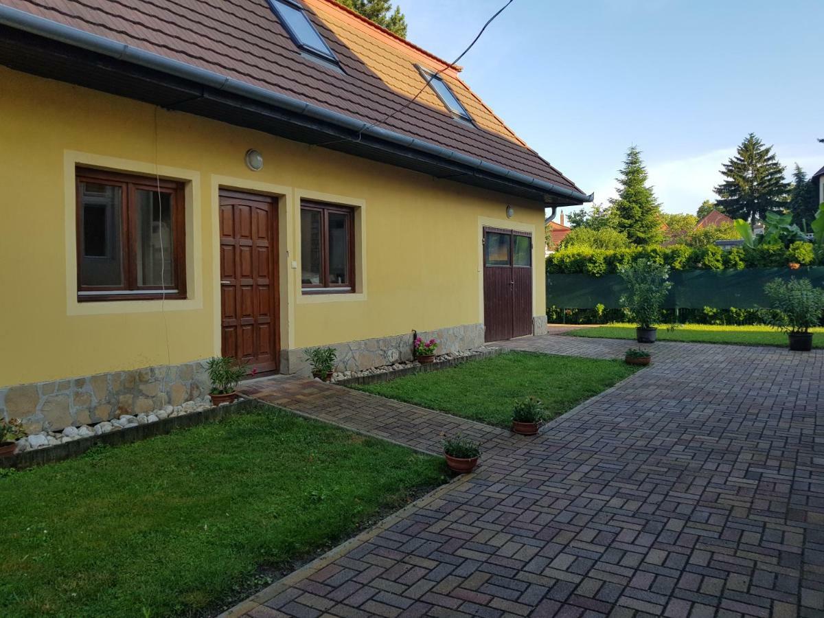 Hotel Tulipanvendeghaz Keszthely Exterior foto